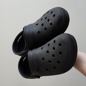 Men's 15 Fuzzy Crocs Slippers Black